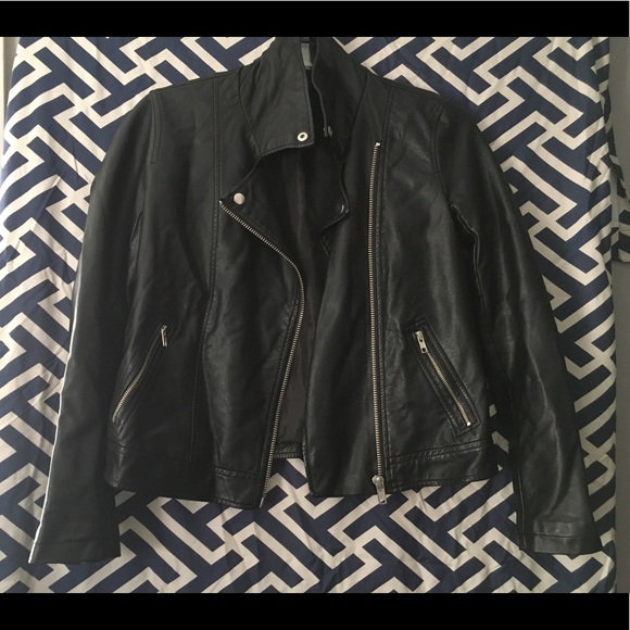 Forever 21 Jackets & Blazers - Forever 21 Faux leather motorcycle jacket size S